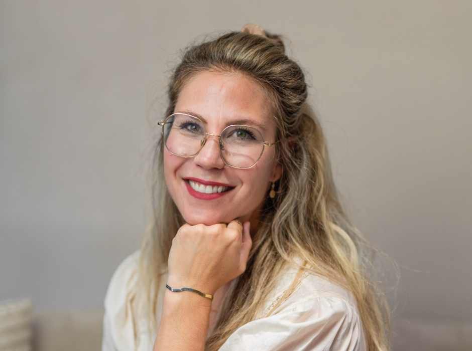 Dr. Manuela Adcock
